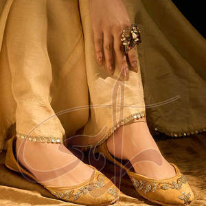 Calzado de Alta Calidad con Diseño Personalizado Antideslizante para Mujer, Khussa con Suela Antideslizante y Parte Superior de Cuero Sintético, para Todas las Temporadas - Product Image 4