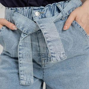 กางเกงขาสั้นของผู้หญิงสีทึบทำจากกางเกงยีนส์กางเกงขาสั้นสไตล์ที่เป็นเอกลักษณ์ - Product Image 5