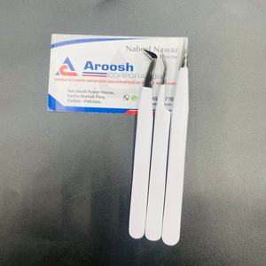 Pince à épiler professionnelle pour extensions de cils avec pointe en plasma blanche et logo personnalisé en acier inoxydable, prise parfaite, longueur 11 cm, vente en gros - Product Image 4