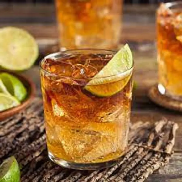 Rum Jamaica Đặc Biệt Nổi Tiếng Với Hương Vị Và Hương Vị Mạnh Mẽ, Nhấn Mạnh Các Loại Trái Cây Như Dứa Và Bm Jamaica Chín Muồi