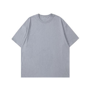 เสื้อยืดผู้ชายโอเวอร์ไซส์ลำลองครอปบ็อกซี่ใส่ได้พอดีกับผ้า240กรัมน้ำหนักผ้าพิมพ์ลายถ่ายโอนความร้อนแบบกำหนดเองสีดำและสีขาว - Product Image 3