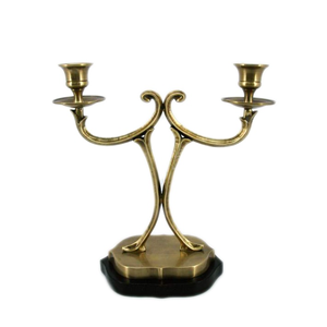 Forme personnalisée or poli 3-bras en métal fait à la main candélabre grand bougeoir en cristal fête de mariage événements à la maison taille régulière - Product Image 6