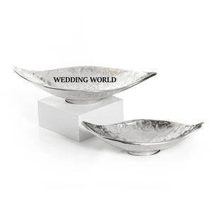 Ensemble de trois plateaux à chocolat en métal décoratif finition or, forme ronde, taille et logo personnalisés, design moderne et luxueux - Product Image 4