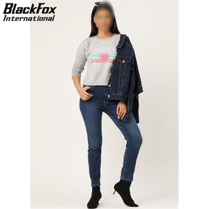 Matériau doux au toucher Service OEM avec propre logo Sweat-shirt respirant à imprimé typographique pour femmes avec épaules tombantes - Product Image 5