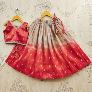 Shoryam Fashion Girls Party Wear Lehenga Choli |   Ensemble traditionnel ethnique pour enfants en polyester imprimé rouge, longueur au sol, avec dupatta - Product Image 3