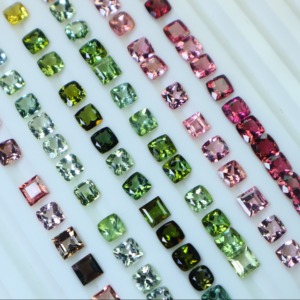 Pulido 6mm Natural Cojín Corte Turmalina Piedra preciosa Multicolor Piedra semipreciosa para la fabricación de joyas - Product Image 6