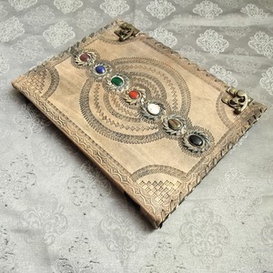 Hecho a mano A5 Seven Stone Leather Journal Logotipo personalizado Hilo Costura Estilo espiral Organizador Sillín Costura Caja empaquetada Navidad - Product Image 4