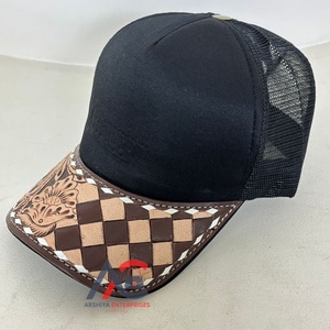 Gorras Trucker Estilo Western Hechas a Mano, Cuero Repujado y Visera a Cuadros, Gorra con Malla Ajustable en la Parte Trasera, Parche de Cuero Vacuno, Diseño Personalizado - Product Image 1