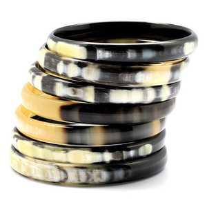 Venta al por mayor de joyería de lujo de alta moda brazaletes de cuerno natural pulseras de cuerno ligero de alta calidad de Vietnam - Product Image 1