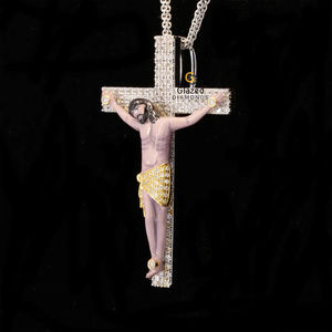 Pendentif Jesus Iced Out personnalisé hip hop exceptionnel en or jaune 10 carats, diamants de clarté VV cultivés en laboratoire, taille brillante ronde - Product Image 1