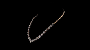 Collier solitaire avec diamants fantaisie cultivés en laboratoire dans un serti halo pour les mariages et les occasions spéciales - Product Image 3