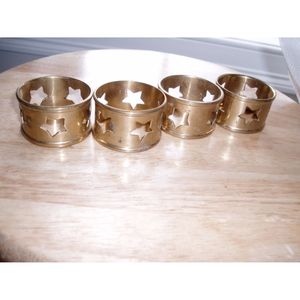 Lot de 4 ronds de serviette de luxe en acier inoxydable, idéaux pour la maison, l'hôtel et l'élégant accessoire de décoration de table - Product Image 1