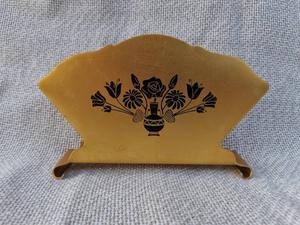 ที่ใส่ผ้าเช็ดปากเคลือบทองตกแต่งลายดอกไม้ เหมาะสำหรับการจัดงาน โต๊ะอาหาร และการจัดแสดงบนโต๊ะ จากประเทศอินเดีย - Product Image 6