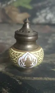 Brass Made Minimalist Metal Salt & Pepper Shaker Gold Color With Hand Painted Design Custom Color Spice Tool Kitchenware Supply - Product Image 3