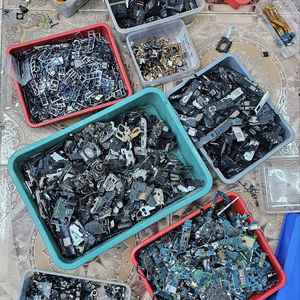 Cartes de circuits imprimés de smartphones pour la récupération d'or 4G - 5G - Déchets de cartes PCB - Product Image 1