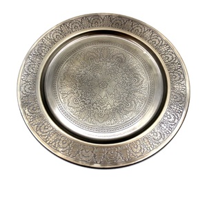 Assiette de service arrondie décorative en bois de mangue Assiette de service artisanale pour serveur de nourriture - Product Image 3