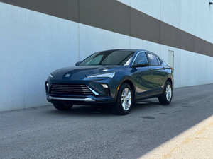 Construido ligeramente usado 2024 Bu-ick Env-ista Preferred - Product Image 6