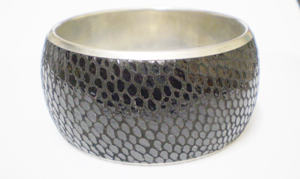 Brazalete de Cobre con Patrón de Piel de Serpiente Negra de Lujo para Mujer, Brazalete Ancho con Estampado Animal de Moda, Elegante Ribete en Tono Plateado - Product Image 6