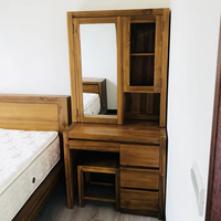 Table de toilette en teck durable avec 4 tiroirs, 2 portes et miroir amovible |   Chef-d'œuvre nordique moderne et durable en bois massif pour chambre à coucher