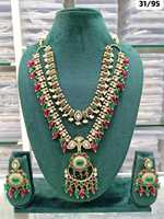 Ensemble collier et boucles d'oreilles assortis pour femmes, dernier modèle, plaqué or à deux couches, perles indiennes fantaisie traditionnelles et perles Kundan.