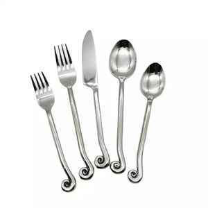 Juego de Cubiertos de Acero Inoxidable con Acabado Espejo, Diseño Moderno de Cinco Piezas, Cuchara y Tenedor Duraderos, Cubiertos para Boda - Product Image 5