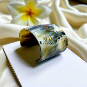 กำไลข้อมือเขาสัตว์ ดีไซน์เนอร์ ทำมือ แฟชั่นธรรมชาติ พรีเมียม เครื่องประดับสำหรับทุกเพศ ของขวัญ มีหลายขนาด Tradebyd - Product Image 1