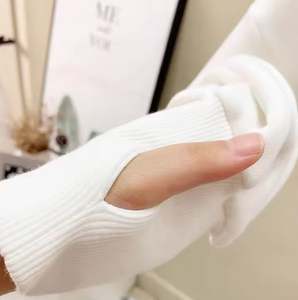 Fabricación de logotipo personalizado Gym Sport Wear 2023 Winter Fleece Sudadera de algodón de alta calidad Sudadera con capucha recortada para mujer - Product Image 5