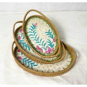 Grand plateau rond en rotin avec détails en nacre, organisateur décoratif compact pour la vanité, les clés, œuvre d'art incrustée à la main de qualité supérieure - Product Image 3