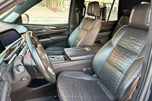 CADILLAC ESCALADE 4WD SPORT PLATINUM 2021 USADO, VOLANTE A LA IZQUIERDA/DERECHA - Product Image 6