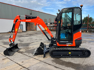 Mini-excavatrice KUBOTA U27-4 de 2,6 tonnes avec cabine climatisée et chauffée, 3 godets, pour travaux de construction et de terrassement, certifiée EPA/CE. - Product Image 1