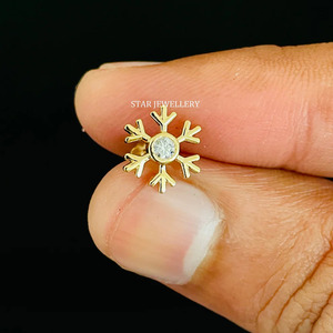 14K ทองเกล็ดหิมะเพชรหูเจาะเครื่องประดับที่ดี - Product Image 1