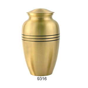Urnas de cremación de latón grabadas de alta calidad Fabricante indio y exportador de urnas funerarias para adultos Acabado Premium - Product Image 5