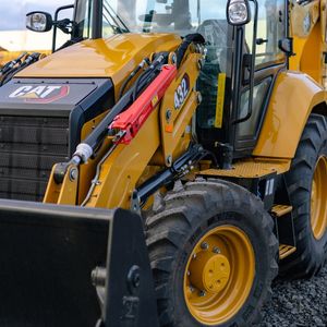 Cat 430 แบคโฮหน้าตักหลังขุด 4x4 รถแค็บแบบปิดพร้อมเครื่องปรับอากาศ ที่นั่งนั่งลม - Product Image 1