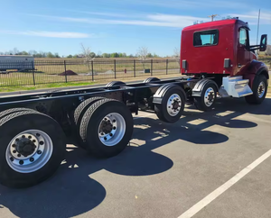 Camión Kenworth H T880 2023 de Servicio Pesado y Alta Resistencia, Cabina y Chasis, Camión de Transporte Diésel de Larga Distancia y Eficiente en Consumo de Combustible - Product Image 3