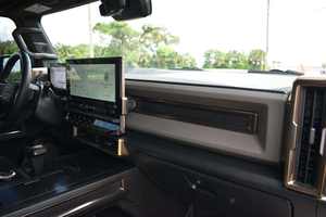 Alta calidad 2024 G M C Hu m e r EV 3X Envío de recogida sin demora - Product Image 5