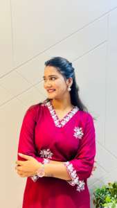 Juego de 2 piezas de trabajo de bordado de rayón Premium para niñas Uso de regalos Disponible a granel desde la India - Product Image 5