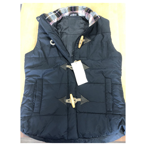 Legendary Unisex Warm down Puffer Vest Diseño de palanca acolchado Negro mediano para deportes de invierno Sin mangas y hecho de tela - Product Image 3