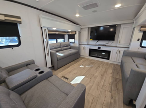 Autocaravana/Remolque de Viaje Dutchmen Astoria 3803FLP 2025 2024 2026 - Product Image 3