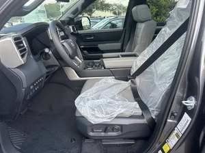 Toyota Tundra Híbrida Limited HV Crew Max Cab 4WD 2025 a Precio Accesible - Product Image 3