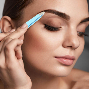 Pinzas profesionales para cejas con etiqueta privada personalizada, acero inoxidable, ligero, duradero, punta cuadrada, aplicador de belleza hecho a mano - Product Image 5