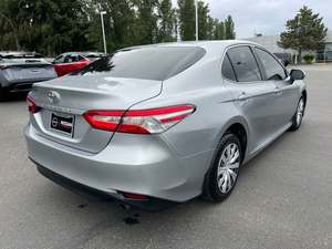 รถยนต์โตโยต้า Camry XLE ปี 2018 มือสอง สภาพดี พวงมาลัยซ้าย - Product Image 3