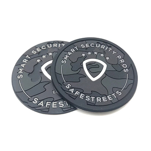 Etiquetas de PVC personalizadas de la más alta calidad al por mayor para ropa deportiva servicio OEM - Product Image 1