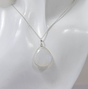 Colgante de Piedra Lunar para Mujer, Joyería de Plata Estilo Boho, Plata de Ley 925, Colgante Hecho a Mano de Moda, Regalo - Product Image 2