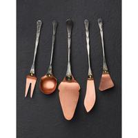 Ensemble de couverts en métal lisse offrant des repas confortables à la maison, dans les hôtels, les cafés, les restaurants, les rassemblements, les fêtes, durable, portable, élégant