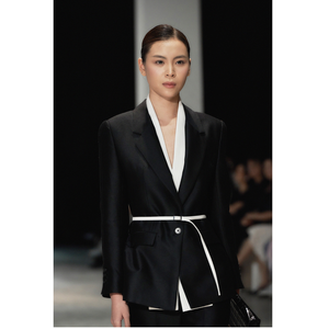 Nueva Colección de Trajes de Mujer, Blazers ODM de Corte Recto, BLAZER ODILE DE DOBLE CAPA CON CUELLO, Blazers Elegantes para Mujer con Cinturón Refinado - Product Image 1