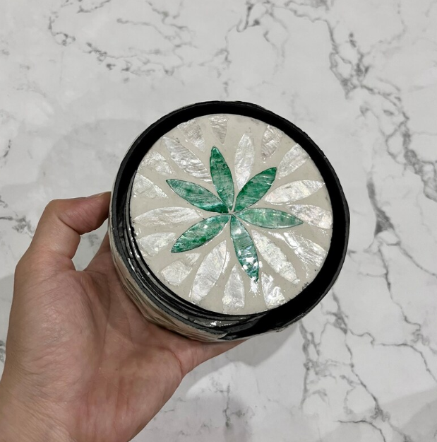 สีเขียว