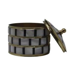 Producto de calidad superior Diseño de latón Caja de almacenamiento de joyería de forma redonda Caja de joyería de madera y nácar con tapa de latón - Product Image 2