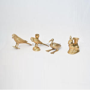 Sculpture de finition en or antique Sculpture en aluminium de qualité supérieure avec bougeoir pour Sculpture décorative de salon - Product Image 1