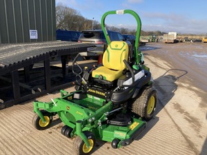 เครื่องตัดหญ้าแบบ Zero Turn รุ่นใหม่ John Deere Z500 Series ZTrak พร้อมถังเก็บหญ้า ไร้สาย เครื่องยนต์เบนซิน 5.5 แรงม้า - Product Image 4