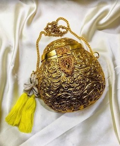 Sac en métal artisanal de qualité supérieure pour femmes, pour les mariages, les soirées, avec des pierres, pochette de créateur en provenance d'Inde - Product Image 5